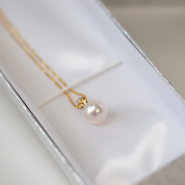 【Maria】Akoya Pearl 9mm Bead Pendant with 1 Diamond (Made in Japan, Tokyo)