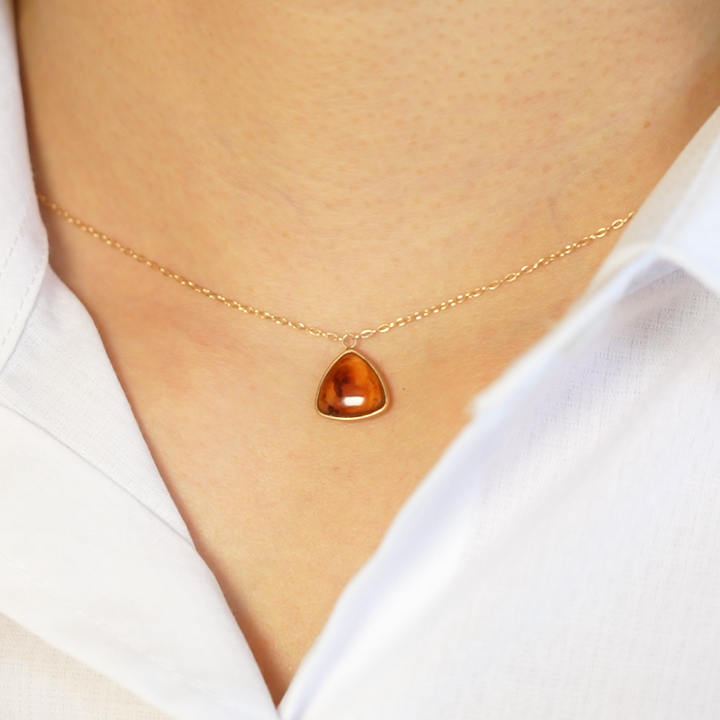 【Amberlogue】Amber Triangle Necklace (Made in Japan, Iwate)