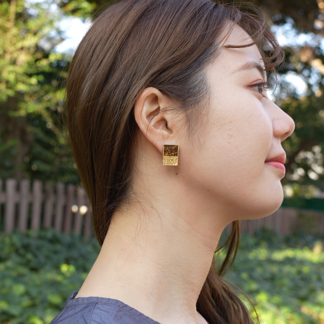 【KABA - SUCOSi】Tsugaru-nuri Basic Gold Earrings - Square (Made in Japan, Aomori)