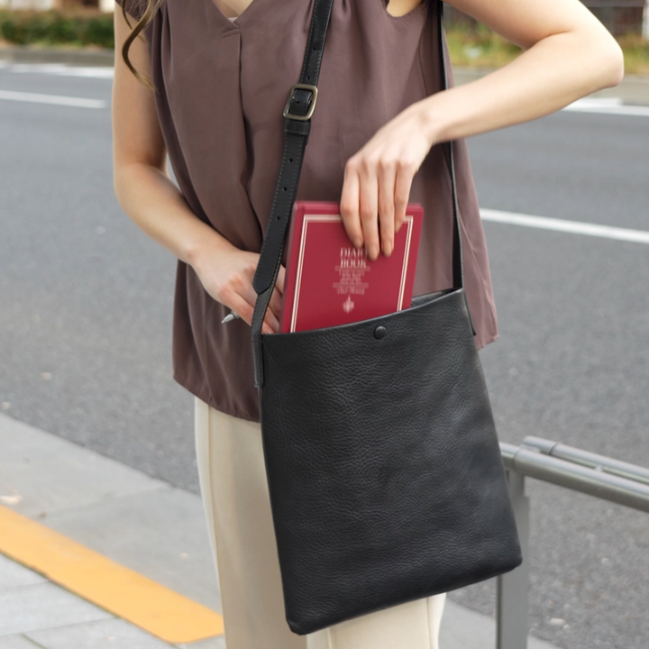 IKUTA KABAN生田鞄 CURUMI Leather Shoudler Bag (Made in Japan)