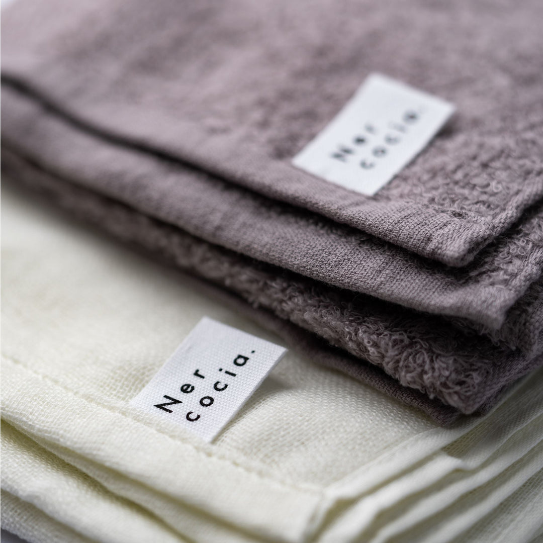 【Nercocia.】Body towel with "Adlay Bran Oil" (Made in Japan, Toyama)